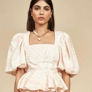 Hunter Belle (size 6)